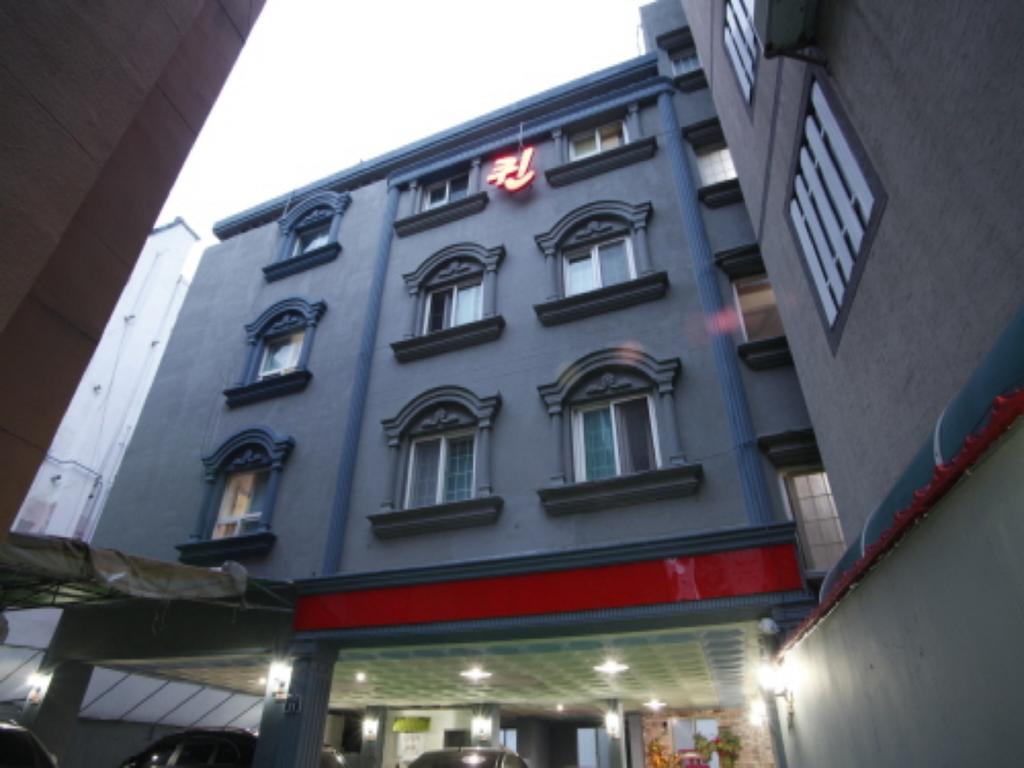 Hotel Queen Пусан Экстерьер фото