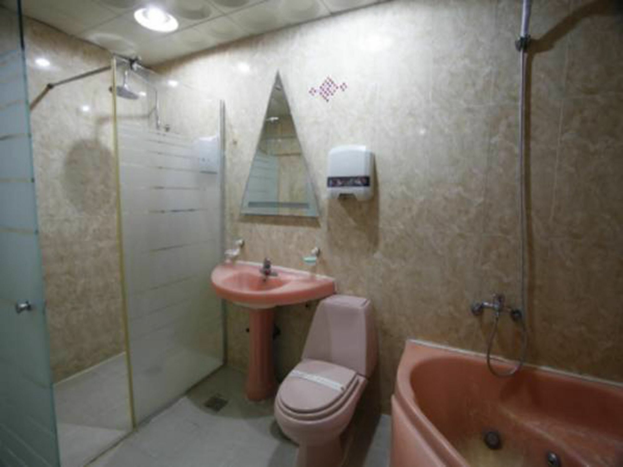 Hotel Queen Пусан Экстерьер фото